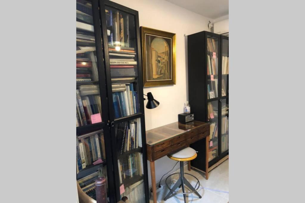 Exarcheia: Independent Ground Floor House. Apartment Athens Luaran gambar