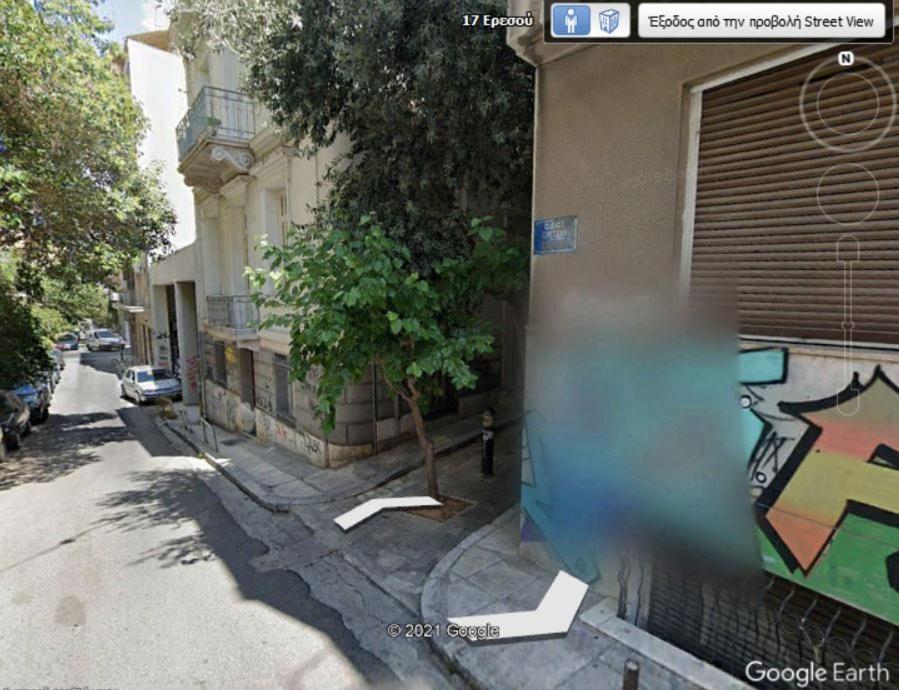 Exarcheia: Independent Ground Floor House. Apartment Athens Luaran gambar
